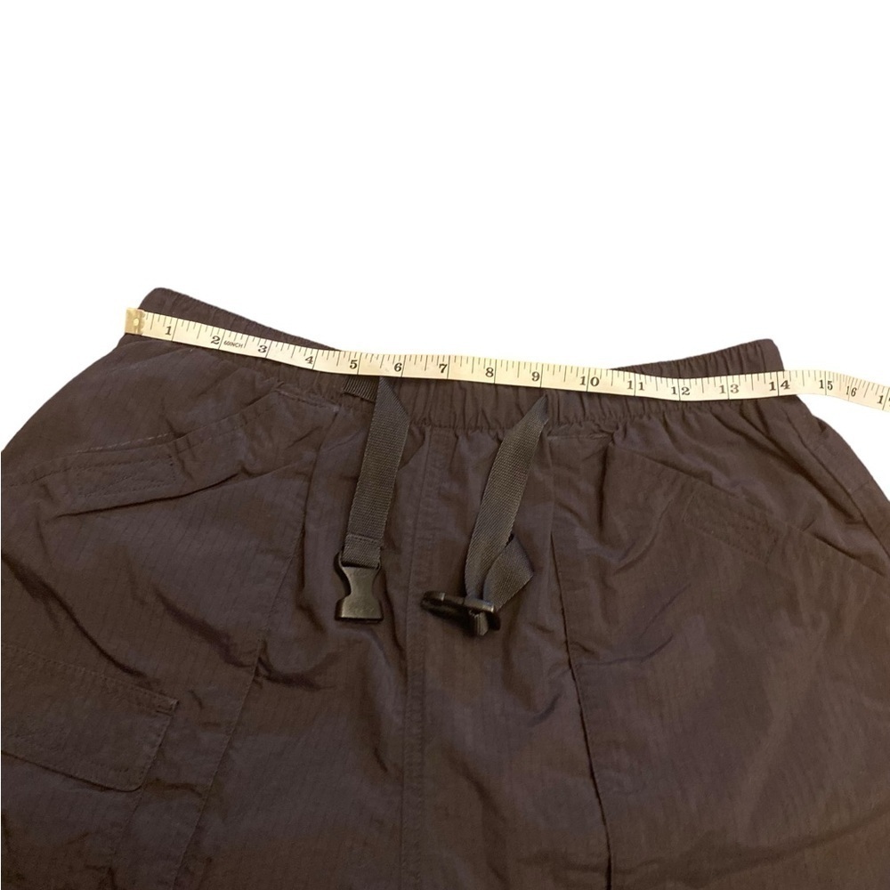 Lands End lined pull-on black shorts ladies size medium, clasp and pockets. - Picture 8 of 16